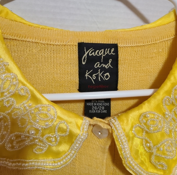 JACQUE AND KOKO WOMEN'S SIZE 26/28 GOLD COLLARED SUNSHINE YELLOW CARDIGAN - Picture 3 of 9